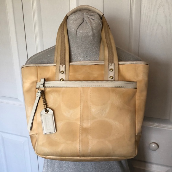 Coach Hampton Shoulder Purse Bag Fall Trend Tan Cream Brown Tag - Picture 1 of 13